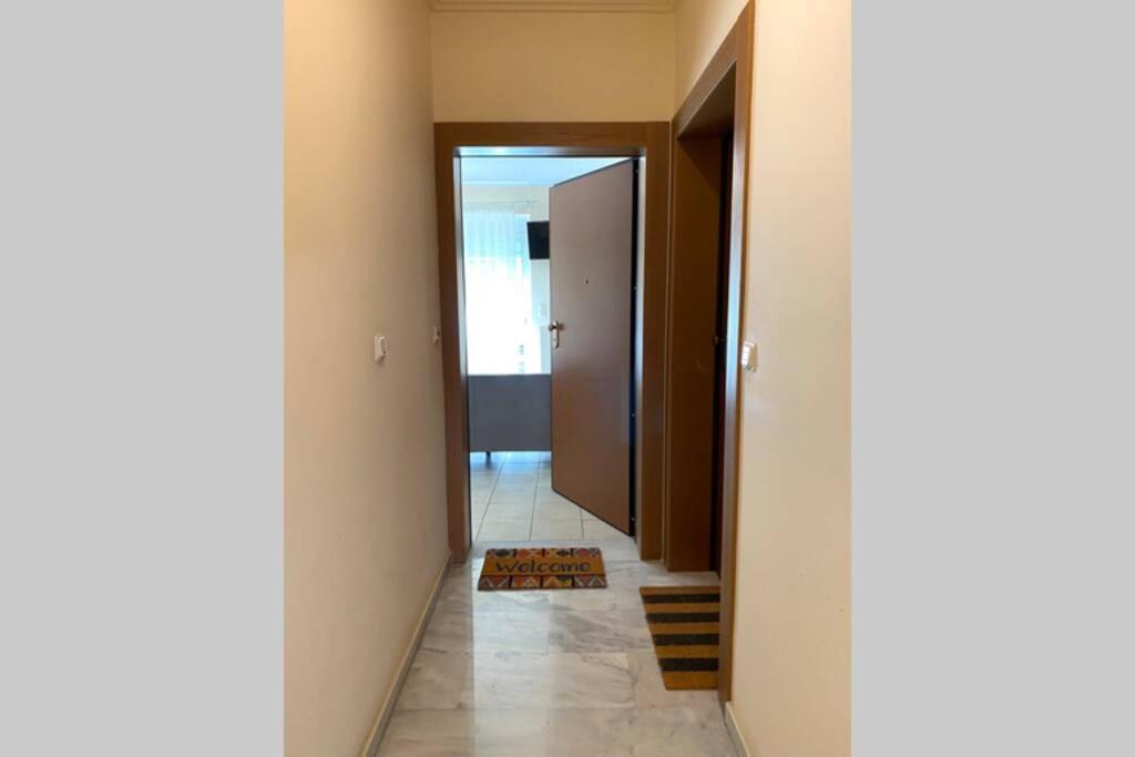 Nikitas' Apartment By The Tube Athens Exterior photo